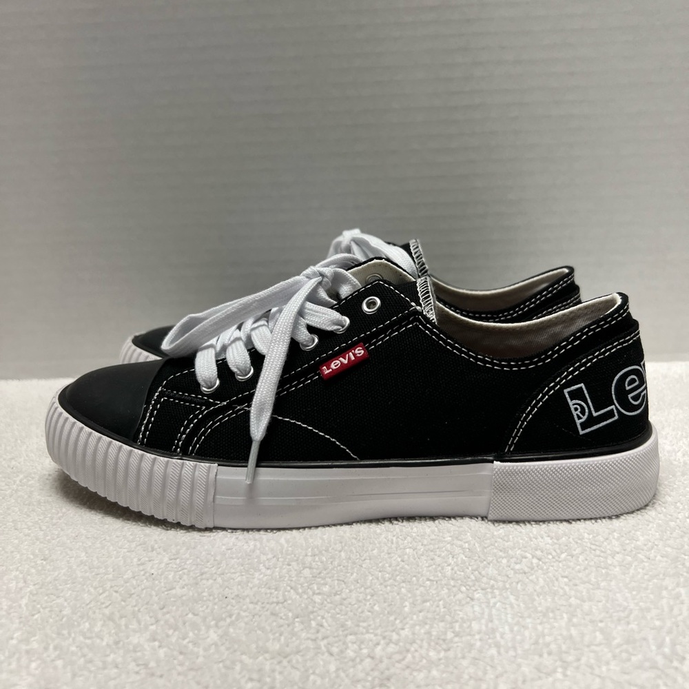 Levi’s Women’s Anika C Logo Sneakers (Women’s Size 6)